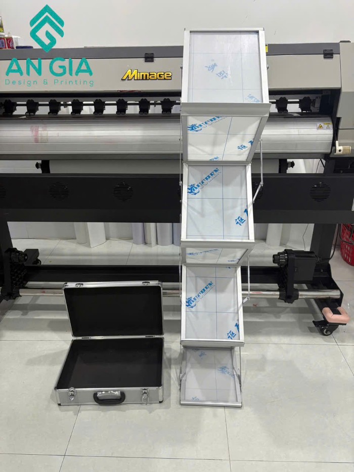 Kệ Ziczac – Kệ Brochure